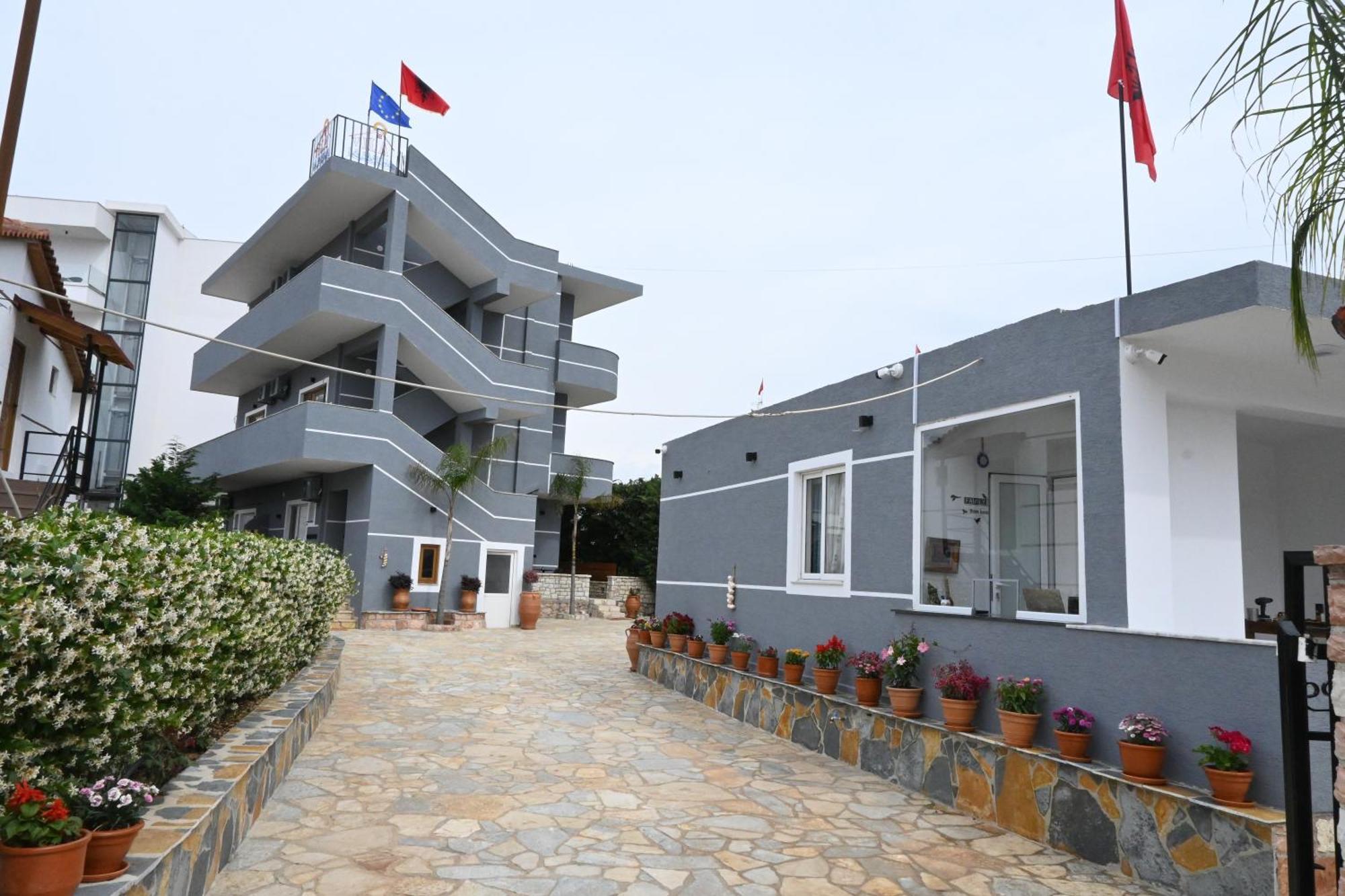 Vila La Familia Ksamil Exterior photo