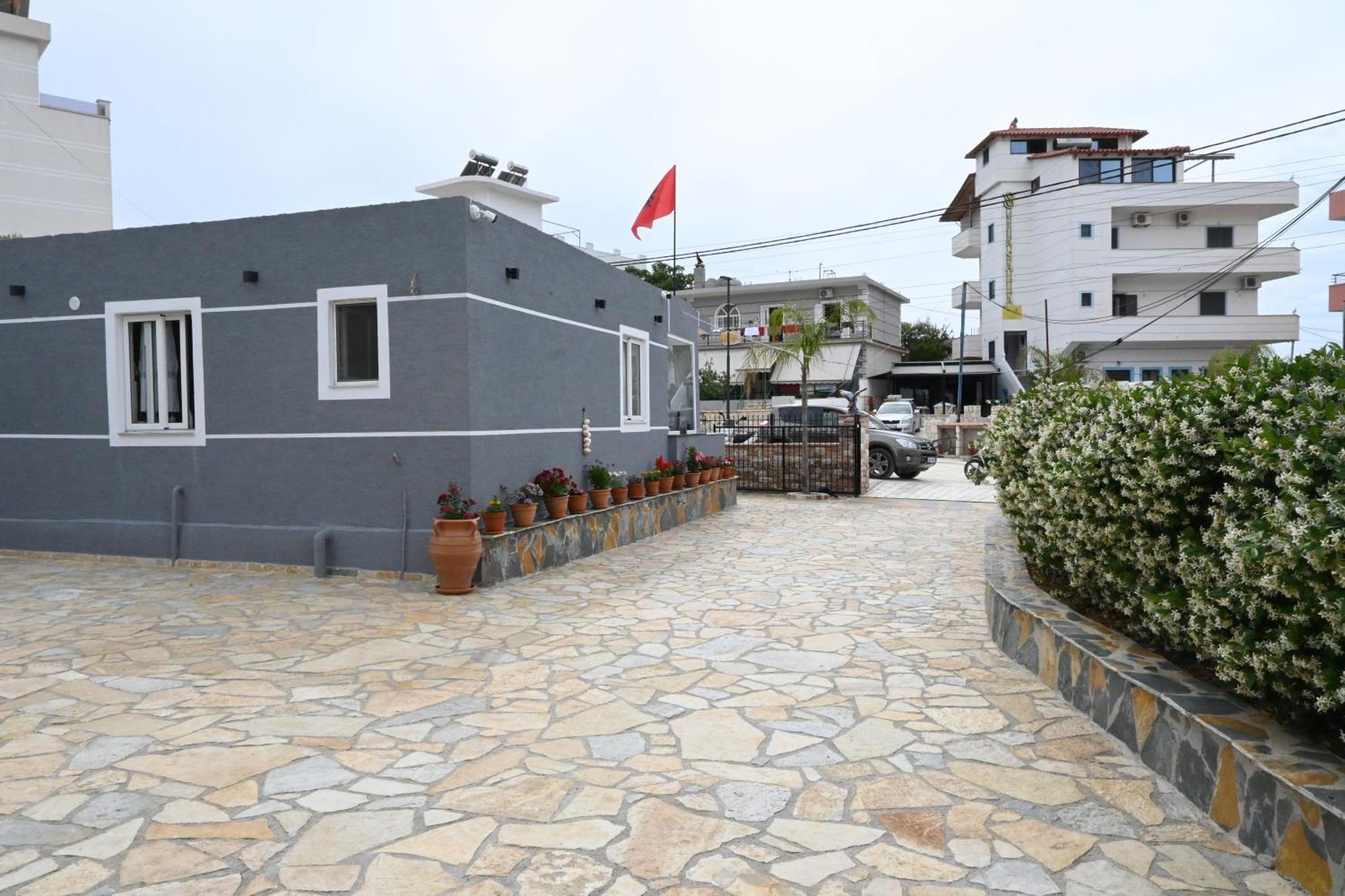 Vila La Familia Ksamil Exterior photo
